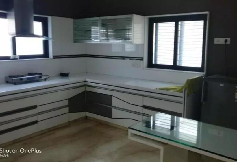 Lrh Balaji Apartment