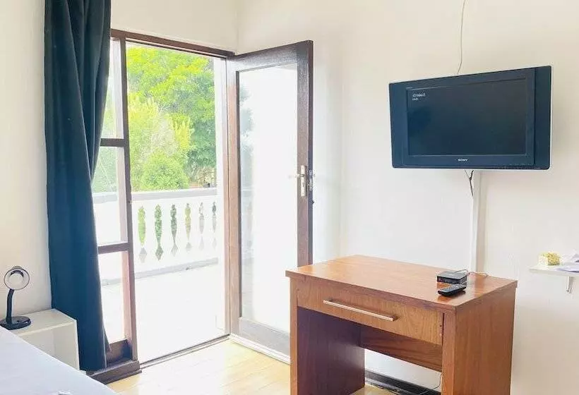 ペンション Airport Royal Guest House