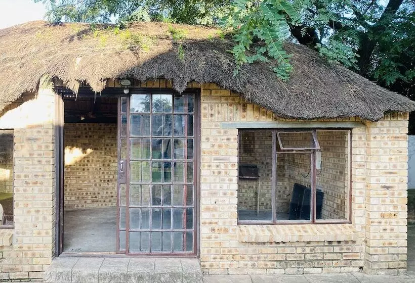 ペンション Airport Royal Guest House