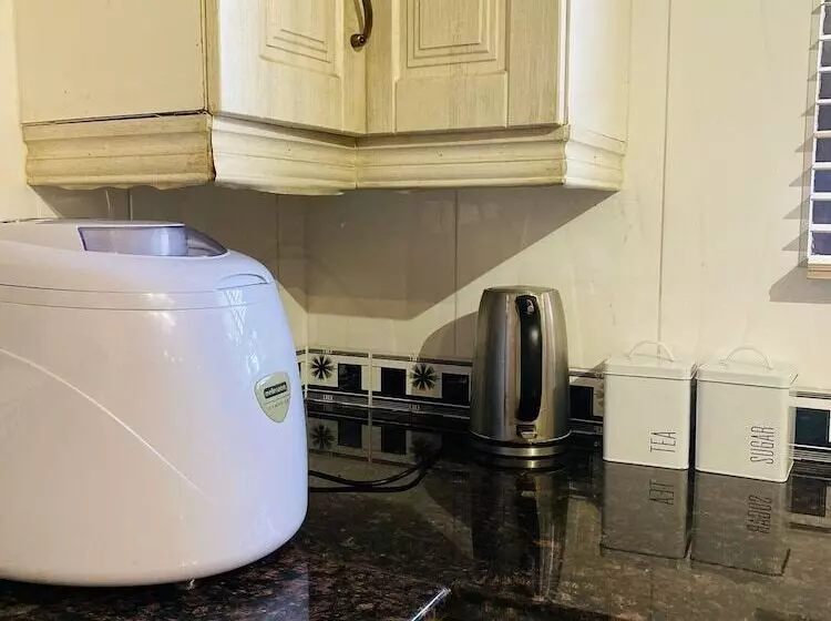 ペンション Airport Royal Guest House