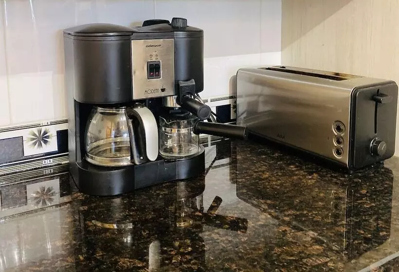 ペンション Airport Royal Guest House