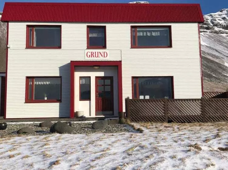 پانسیون Grund Guesthouse