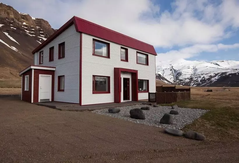 پانسیون Grund Guesthouse