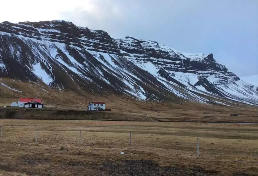 پانسیون Grund Guesthouse