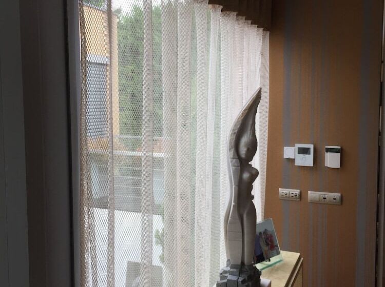 تختخواب و صبحانه Cascais Casa Laranja