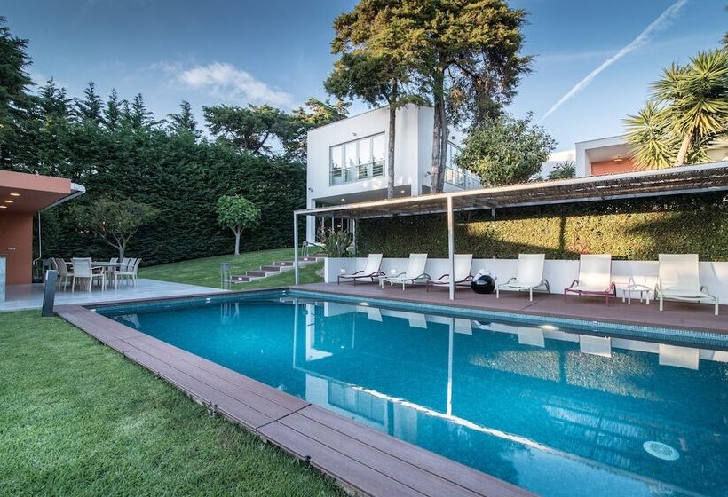 تختخواب و صبحانه Cascais Casa Laranja