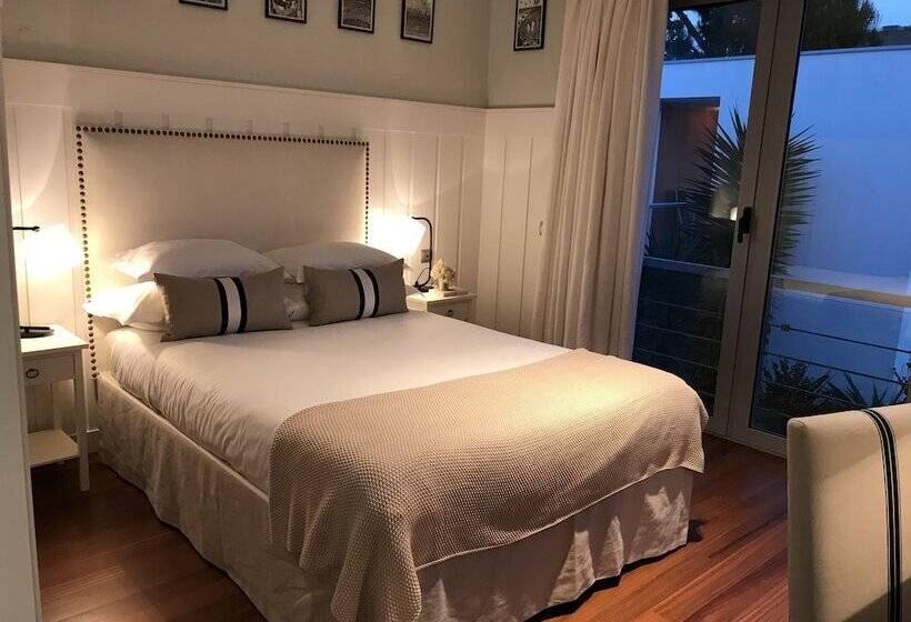 تختخواب و صبحانه Cascais Casa Laranja