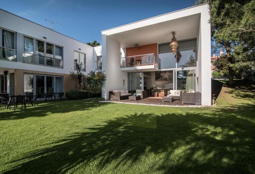 تختخواب و صبحانه Cascais Casa Laranja