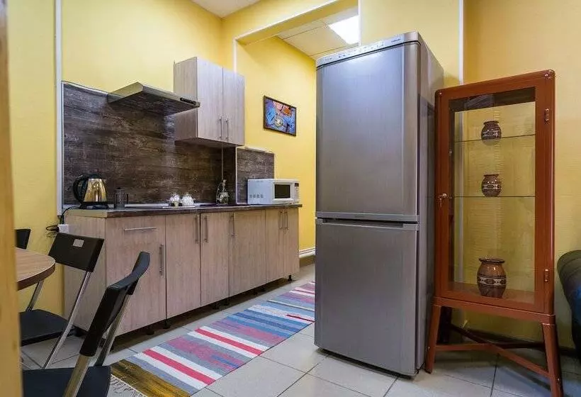 Honey Hostel