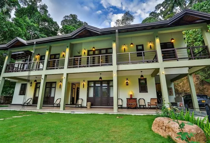 ホテル Huluganga Ridge, Kandy