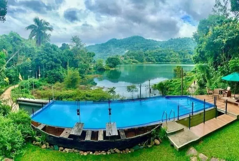ホテル Huluganga Ridge, Kandy