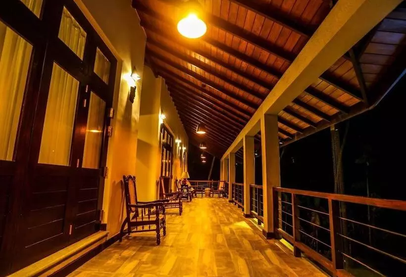 ホテル Huluganga Ridge, Kandy