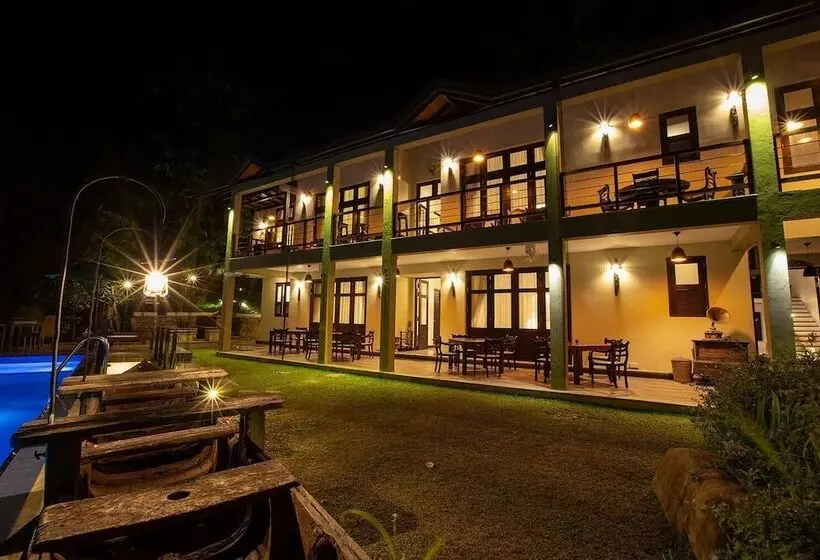 ホテル Huluganga Ridge, Kandy