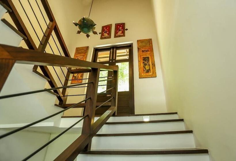 Отель Huluganga Ridge, Kandy