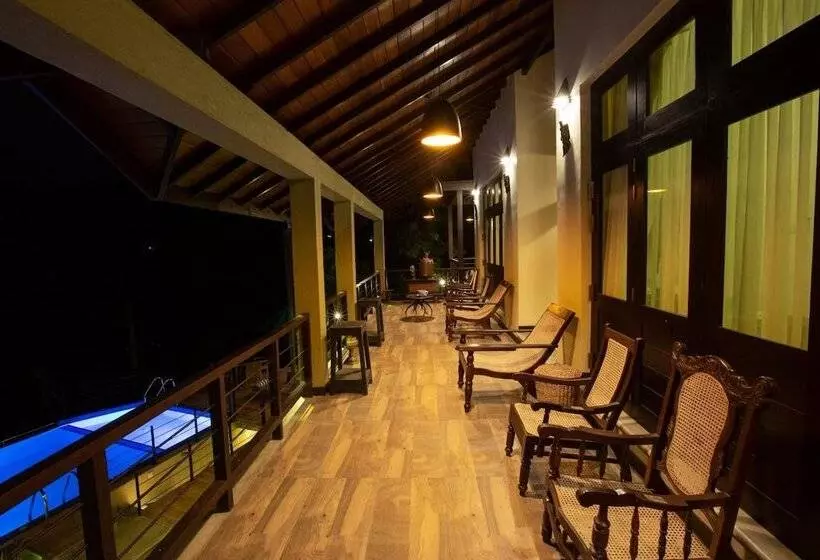 ホテル Huluganga Ridge, Kandy