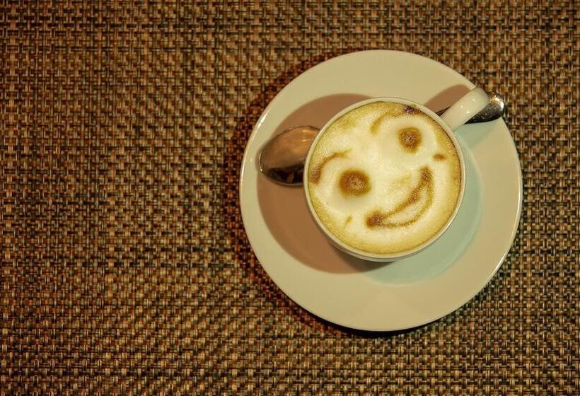 Отель Huluganga Ridge, Kandy