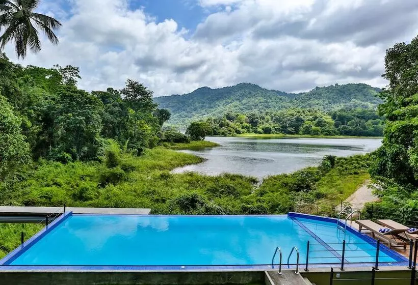 ホテル Huluganga Ridge, Kandy