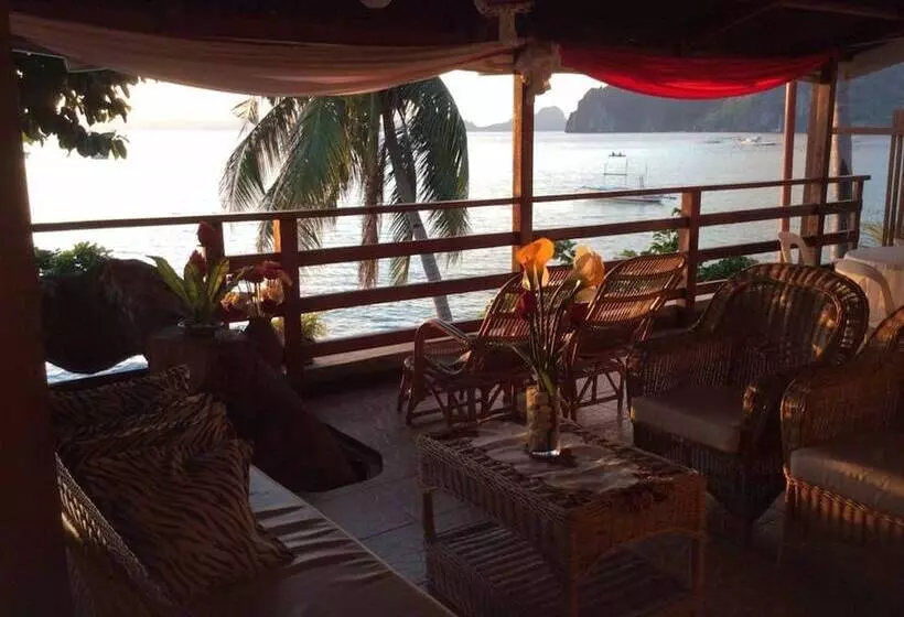 ホテル La Casa Teresa Tourist Inn Inc