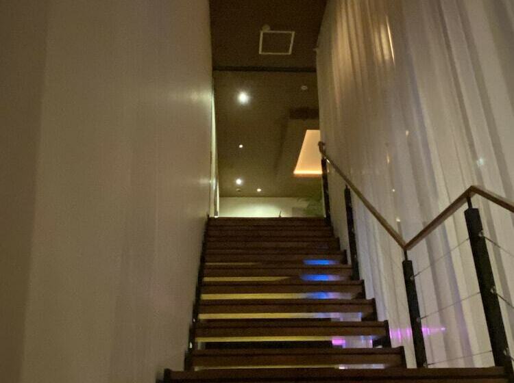 酒店 Oasis Adults Only