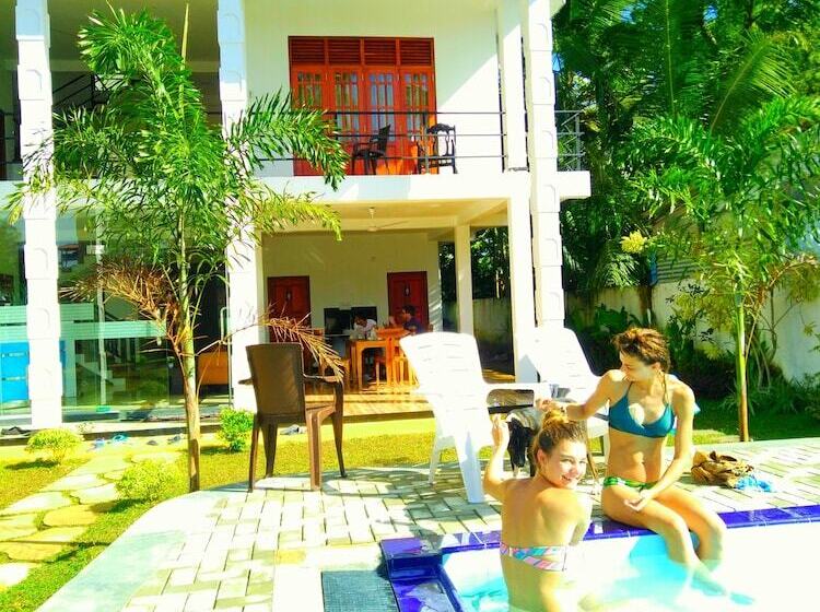 酒店 Ocean Bay Surf Resort Weligama