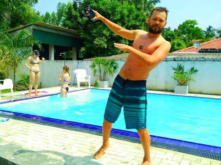 酒店 Ocean Bay Surf Resort Weligama