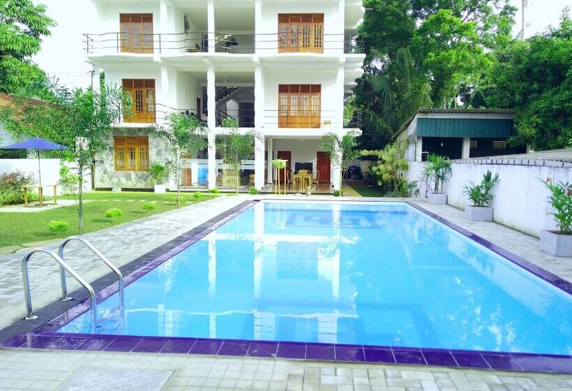 酒店 Ocean Bay Surf Resort Weligama