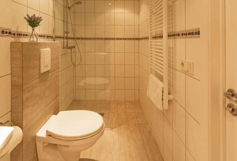 پانسیون Bjarmó Guesthouse