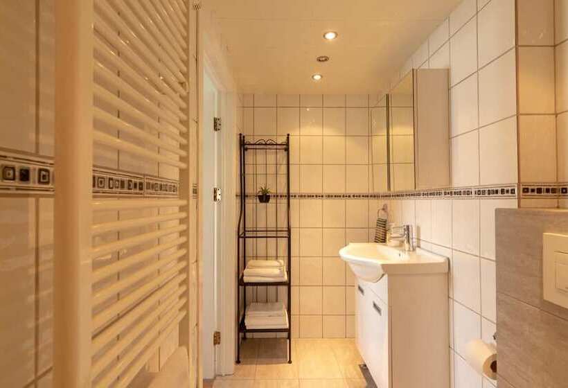 پانسیون Bjarmó Guesthouse