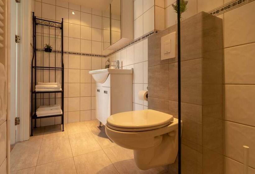 پانسیون Bjarmó Guesthouse