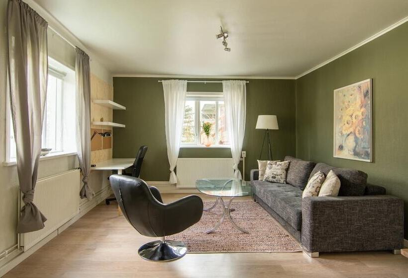 پانسیون Bjarmó Guesthouse