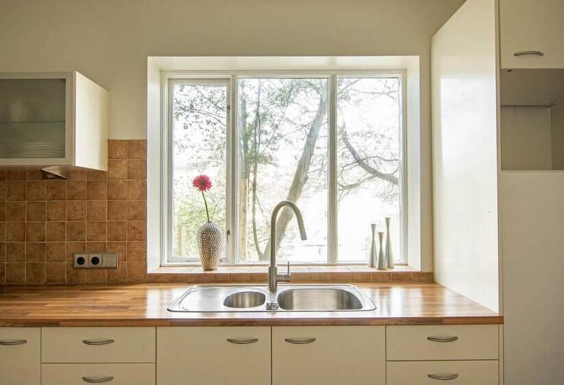 پانسیون Bjarmó Guesthouse