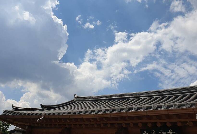 Pensiune Hanok Hyeyum