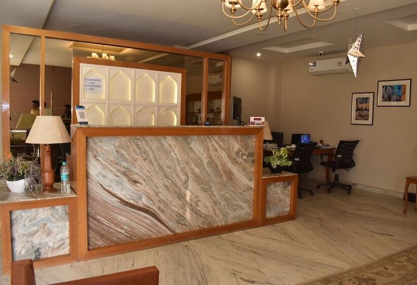 فندق Noosa By Dcrest