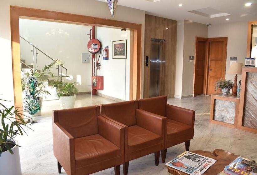 فندق Noosa By Dcrest