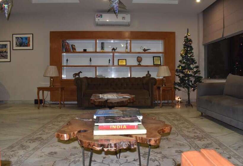 فندق Noosa By Dcrest