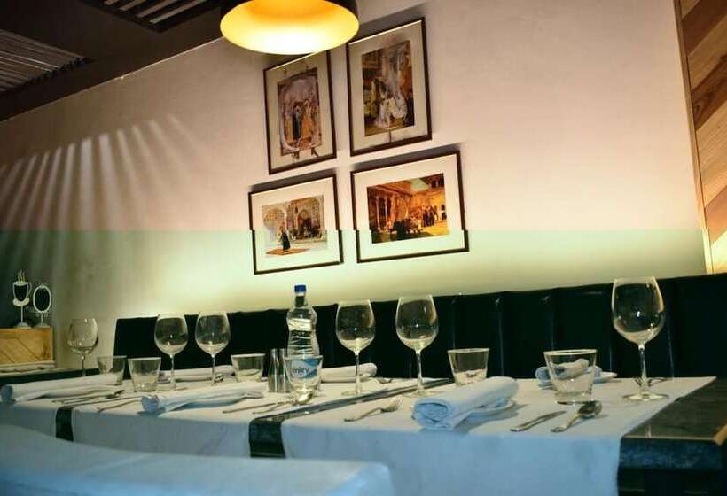 فندق Noosa By Dcrest