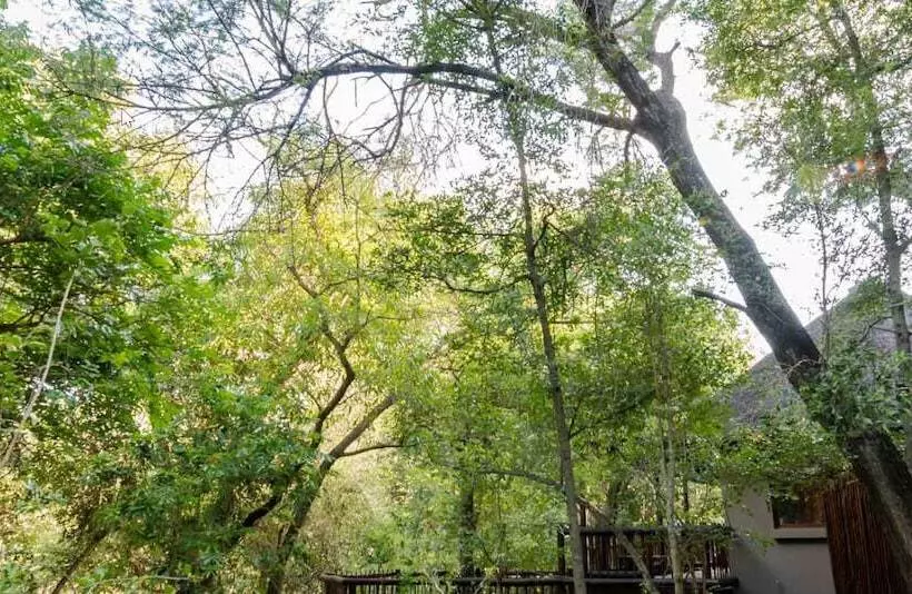 ホテル The Island River Lodge