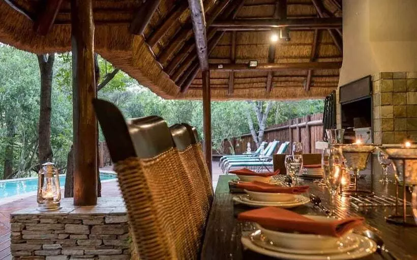 ホテル The Island River Lodge