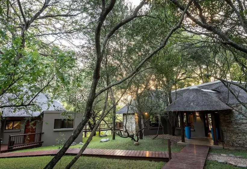 ホテル The Island River Lodge