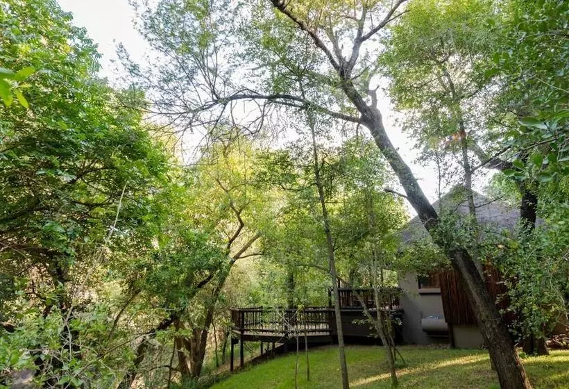 ホテル The Island River Lodge
