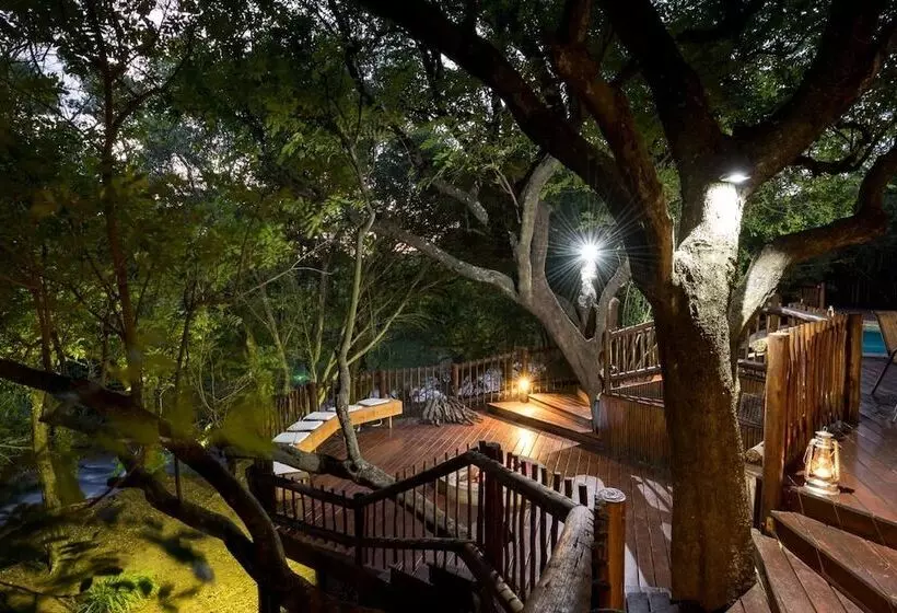 ホテル The Island River Lodge