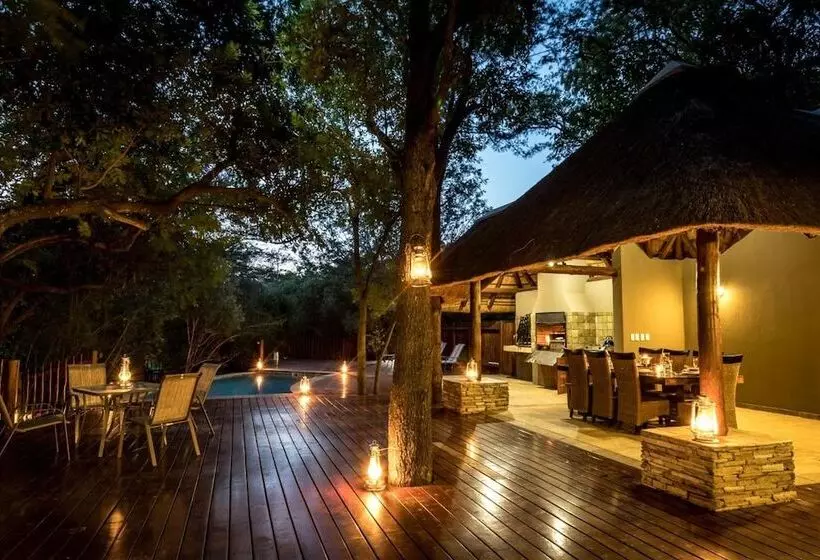 ホテル The Island River Lodge
