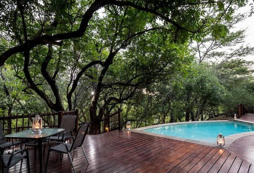 هتل The Island River Lodge