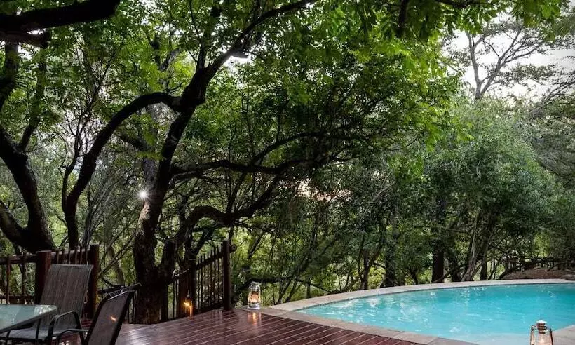 ホテル The Island River Lodge