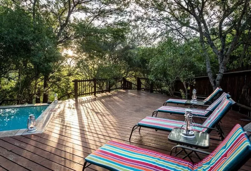 ホテル The Island River Lodge