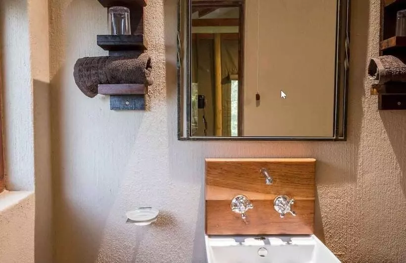 ホテル The Island River Lodge