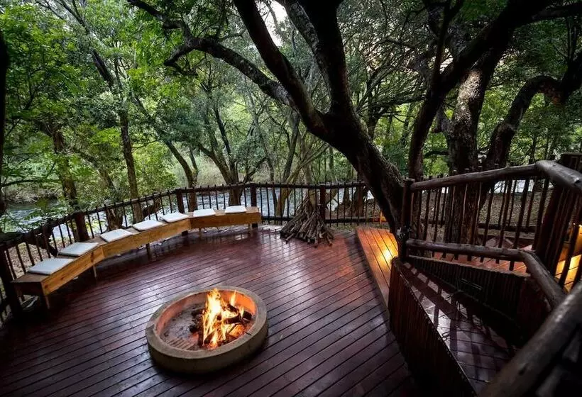 ホテル The Island River Lodge