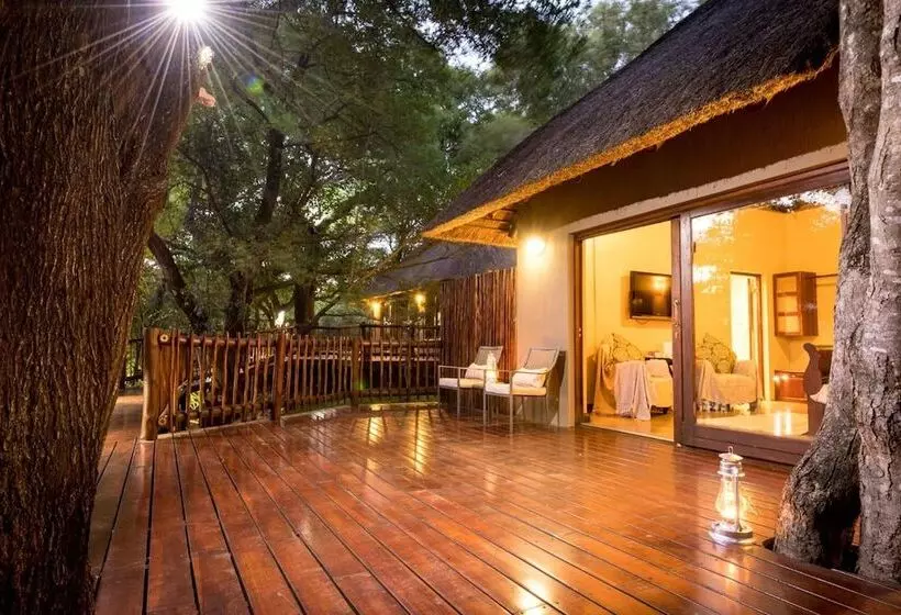ホテル The Island River Lodge