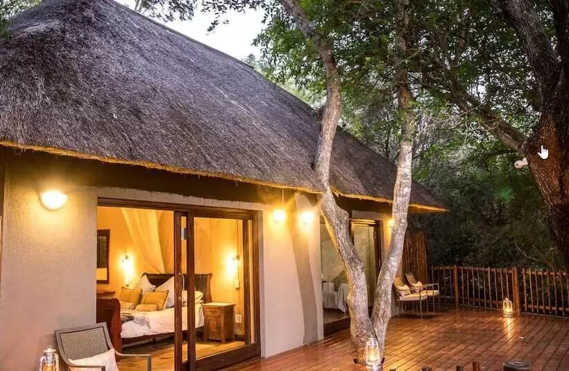 ホテル The Island River Lodge