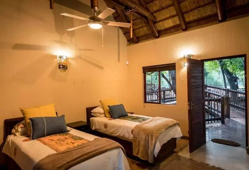 ホテル The Island River Lodge